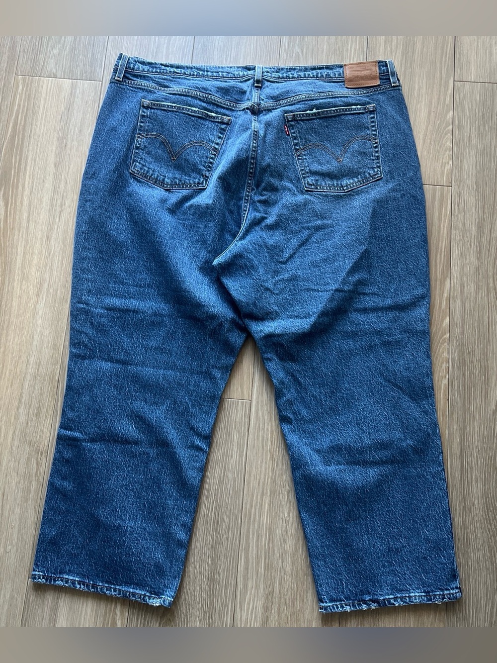 Levi's Women's Straight Leg Jeans in Indigo Blue - Picture 2 of 5